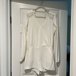 Parker White Romper, NWT, Size Medium, lace details, elastic waist